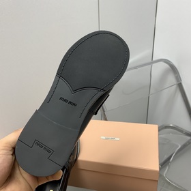 MIUMIU Showpiece! 22AW Лоферы с монетк