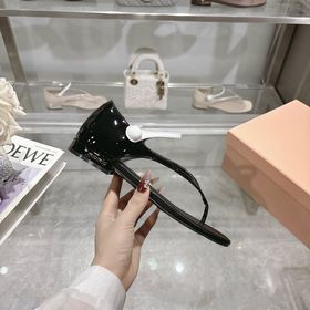 2026MiuMiu. Новые сандалии Mary Jane н