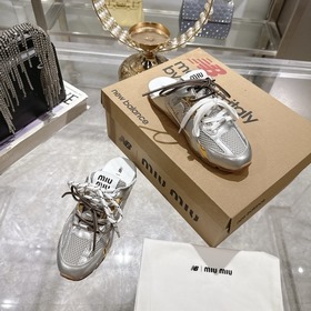 Слипоны New Balance x MIU  Эти слипо