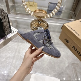 Слипоны New Balance x MIU  Эти слипо