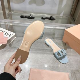 MiuMiu 2026 Весна/Лето Новинка： сандал