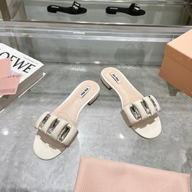 MiuMiu 2026 Весна/Лето Новинка： Сланцы