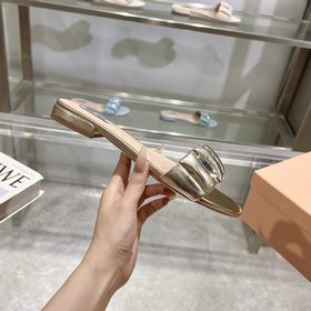 MiuMiu 2026 Весна/Лето Новинка： сандал