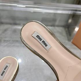 MiuMiu 2026 Весна/Лето Новинка： сандал