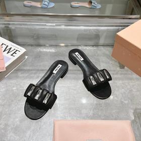 MiuMiu 2026 Весна/Лето Новинка： Сланцы