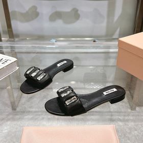 MiuMiu 2026 Весна/Лето Новинка： Сланцы