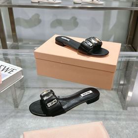 MiuMiu 2026 Весна/Лето Новинка： Сланцы