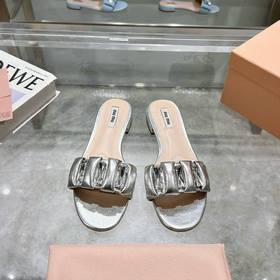 MiuMiu 2026 Весна/Лето Новинка： Сланцы