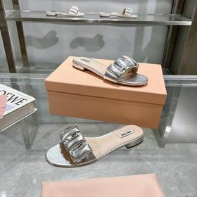 MiuMiu 2026 Весна/Лето Новинка： Сланцы