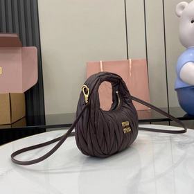 Новая сумка Mini MiuWander от MiuMiu и