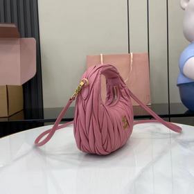 Новая сумка Mini MiuWander от MiuMiu и