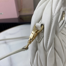 Новая сумка Mini MiuWander от MiuMiu и