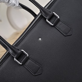 Mont Blanc — новейшая мужская сумка дл