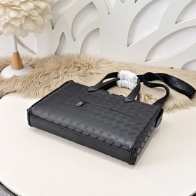 Mont Blanc — новейшая мужская сумка дл