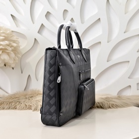 Mont Blanc — новейшая мужская сумка дл