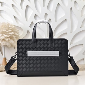 Mont Blanc — новейшая мужская сумка дл