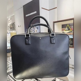 Montblanc — новейшая мужская сумка для