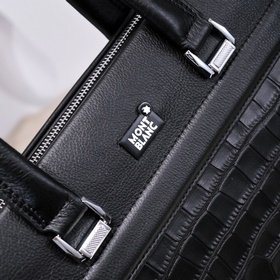 Montblanc — новейшая мужская сумка для