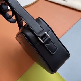 Новинка： сумка Montblanc International