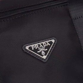 PRADA — новейшая дорожная сумка и сумо