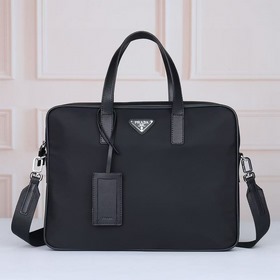 PRADA — новейшая мужская сумка Prada,