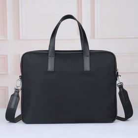 PRADA — новейшая мужская сумка Prada,