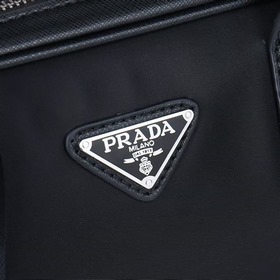 PRADA — новейшая мужская сумка Prada,
