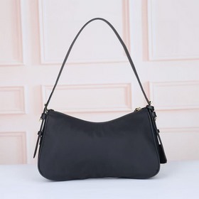 PRADA — новейшая сумка Prada： Nylon Lo