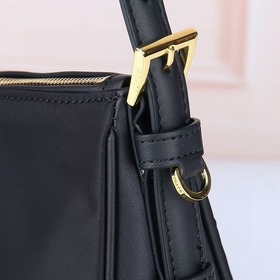 PRADA — новейшая сумка Prada： Nylon Lo
