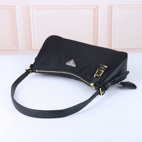 PRADA — новейшая сумка Prada： Nylon Lo