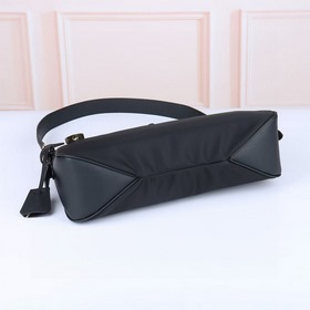 PRADA — новейшая сумка Prada： Nylon Lo