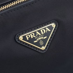 PRADA - Новейшая сумка Prada： Nylon Lo
