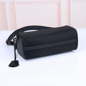 PRADA - Новейшая сумка Prada： Nylon Lo