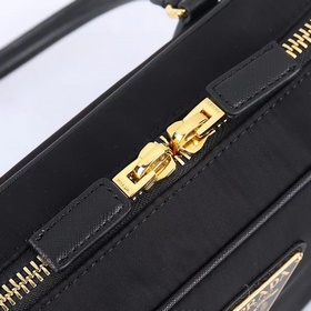 PRADA — Последняя коллекция сумок Офиц