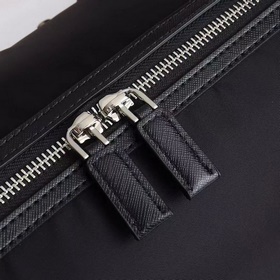 PRADA — новейшая дорожная сумка и сумо