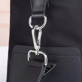 PRADA — новейшая дорожная сумка и сумо