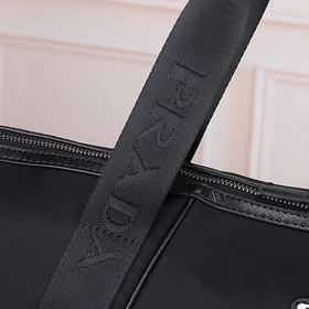 PRADA — новейшая дорожная сумка и сумк