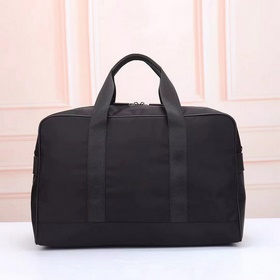 PRADA — новейшая дорожная сумка и сумо