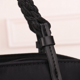 PRADA — новейшая сумка Prada, доступна