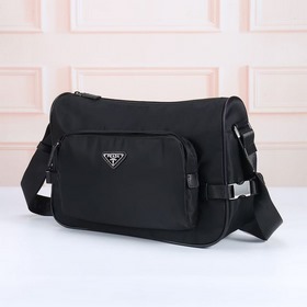 PRADA — новейшая мужская сумка через п