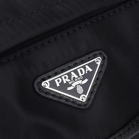 PRADA — новейшая сумка Prada через пле