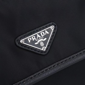PRADA — новейшая сумка Prada через пле