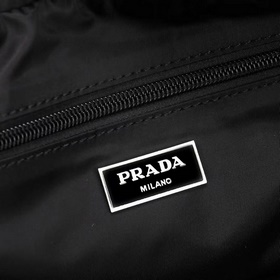 PRADA — новейшая сумка через плечо и с