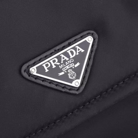PRADA — новейшая сумка Prada через пле