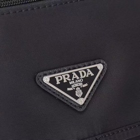 PRADA — новейшая сумка Prada с одним п