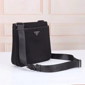 PRADA — новейшая сумка Prada с одним п