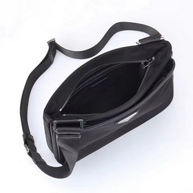 PRADA — новейшая сумка Prada с одним п