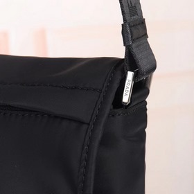 PRADA — новейшая сумка-мессенджер и су