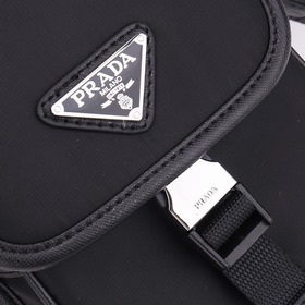 PRADA — новейший чехол для мобильного 