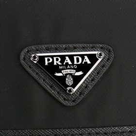 PRADA — новейший чехол для мобильного 